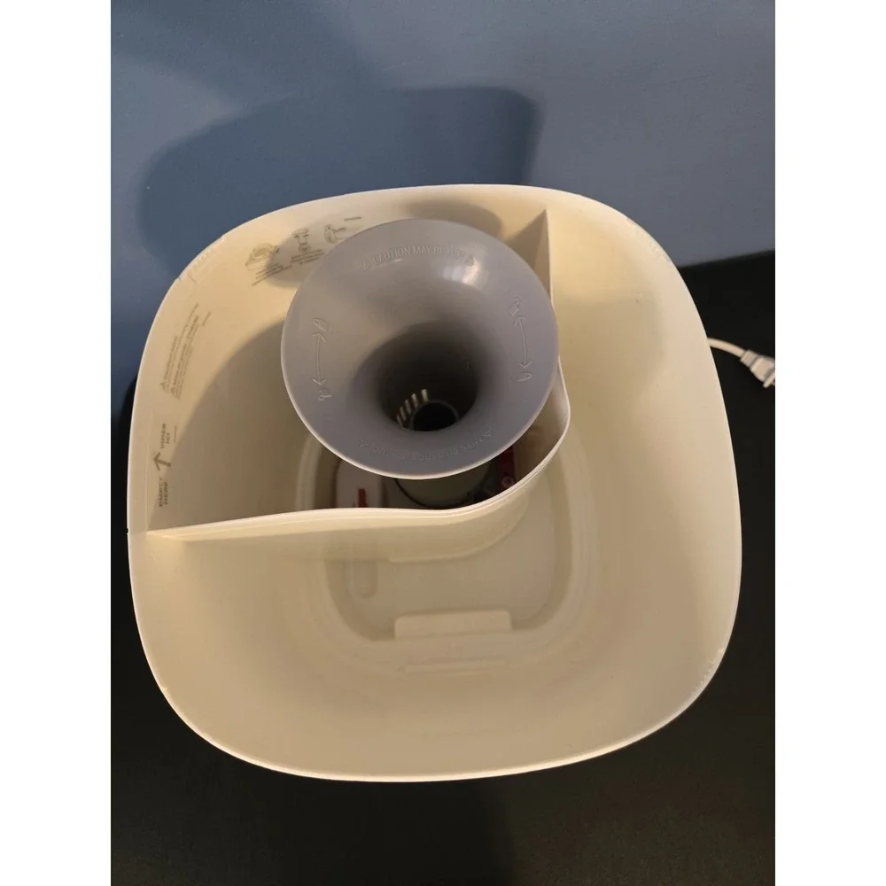 Honeywell HWM440W Warm Mist Humidifier 1 Gallon Visible Moisture White No Filter